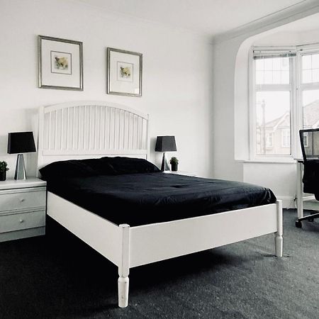 Cozy Private Rooms In Homestay Илфорд Экстерьер фото